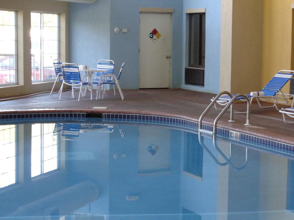 Urbandale Americinn By Wyndham Johnston Des Moines מראה חיצוני תמונה