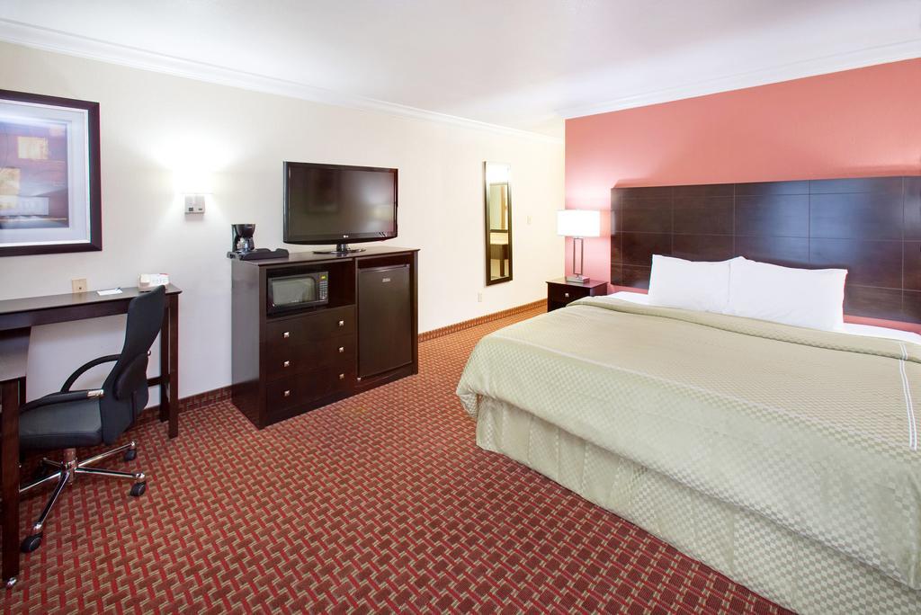 Urbandale Americinn By Wyndham Johnston Des Moines חדר תמונה