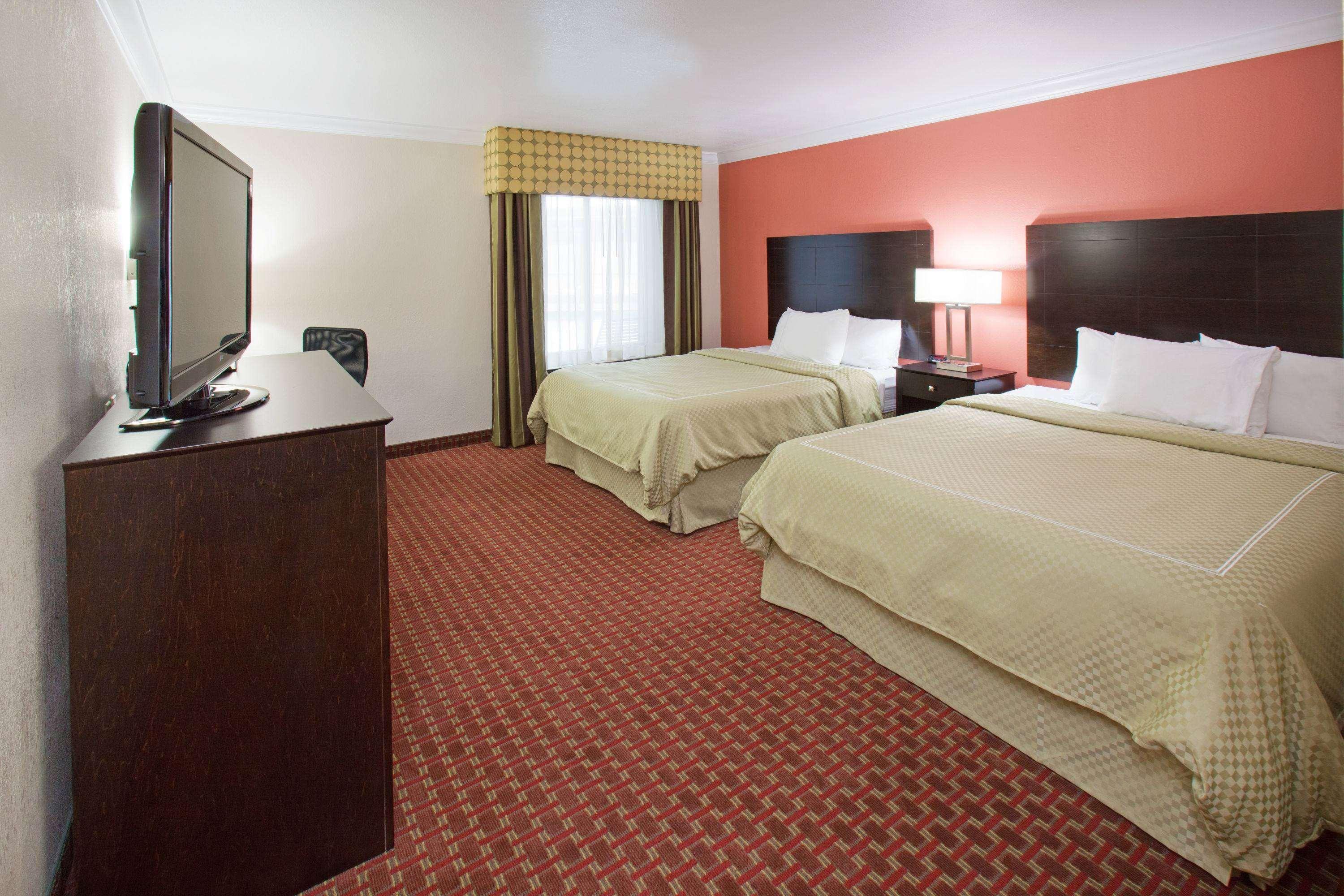 Urbandale Americinn By Wyndham Johnston Des Moines מראה חיצוני תמונה