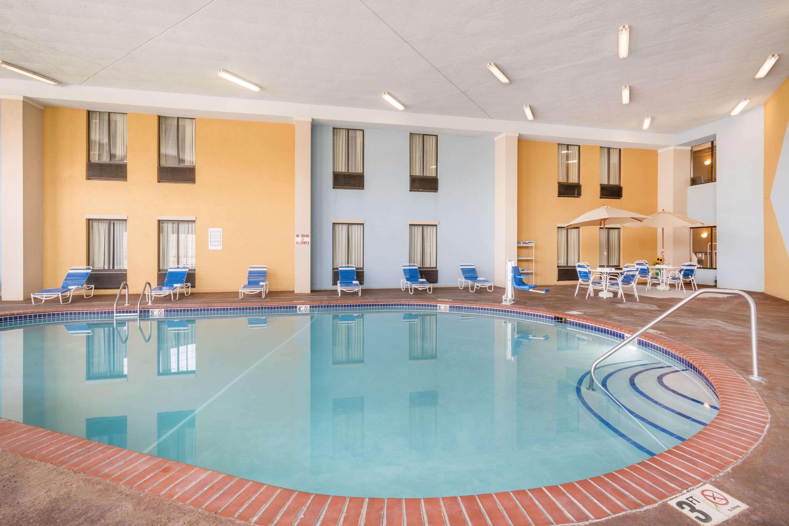 Urbandale Americinn By Wyndham Johnston Des Moines מראה חיצוני תמונה