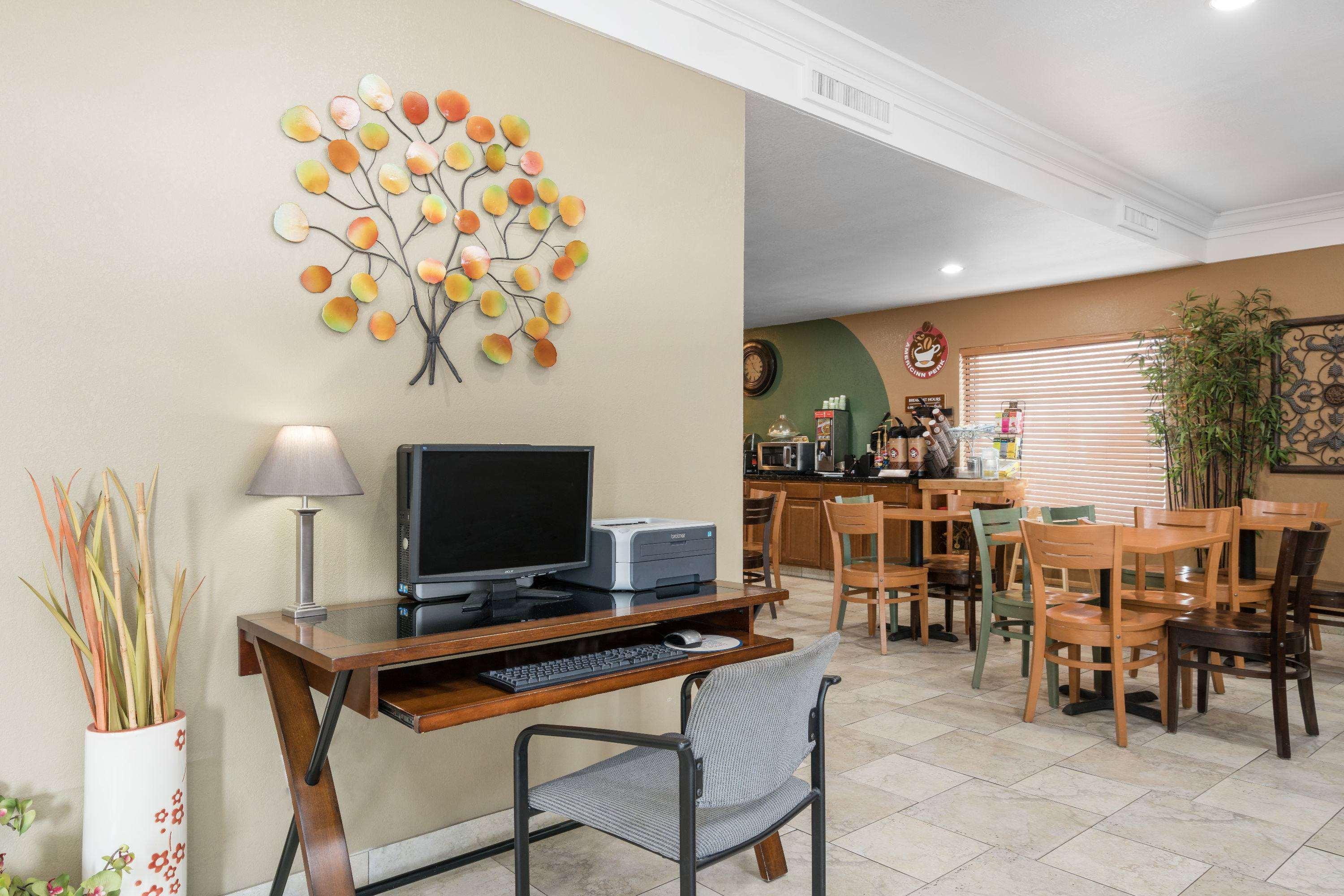 Urbandale Americinn By Wyndham Johnston Des Moines מראה חיצוני תמונה