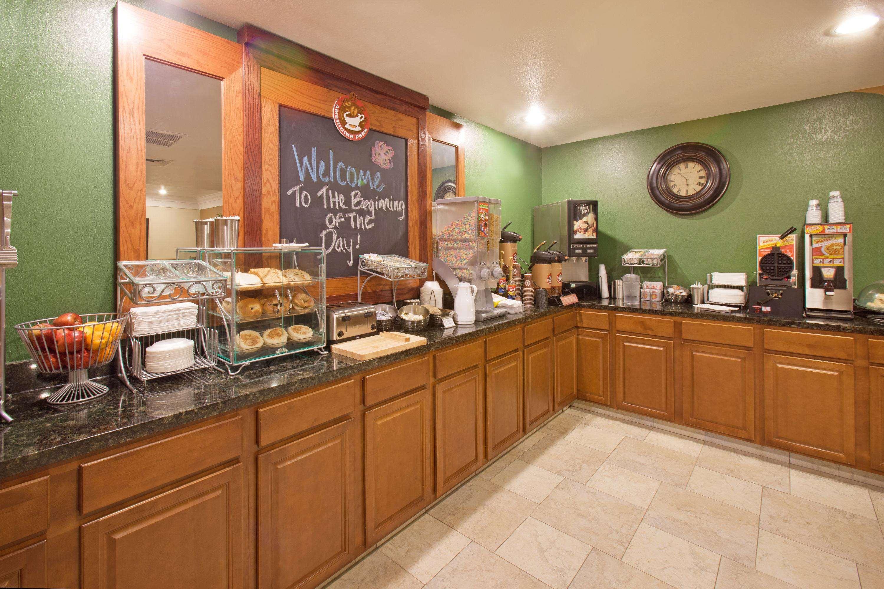 Urbandale Americinn By Wyndham Johnston Des Moines מראה חיצוני תמונה