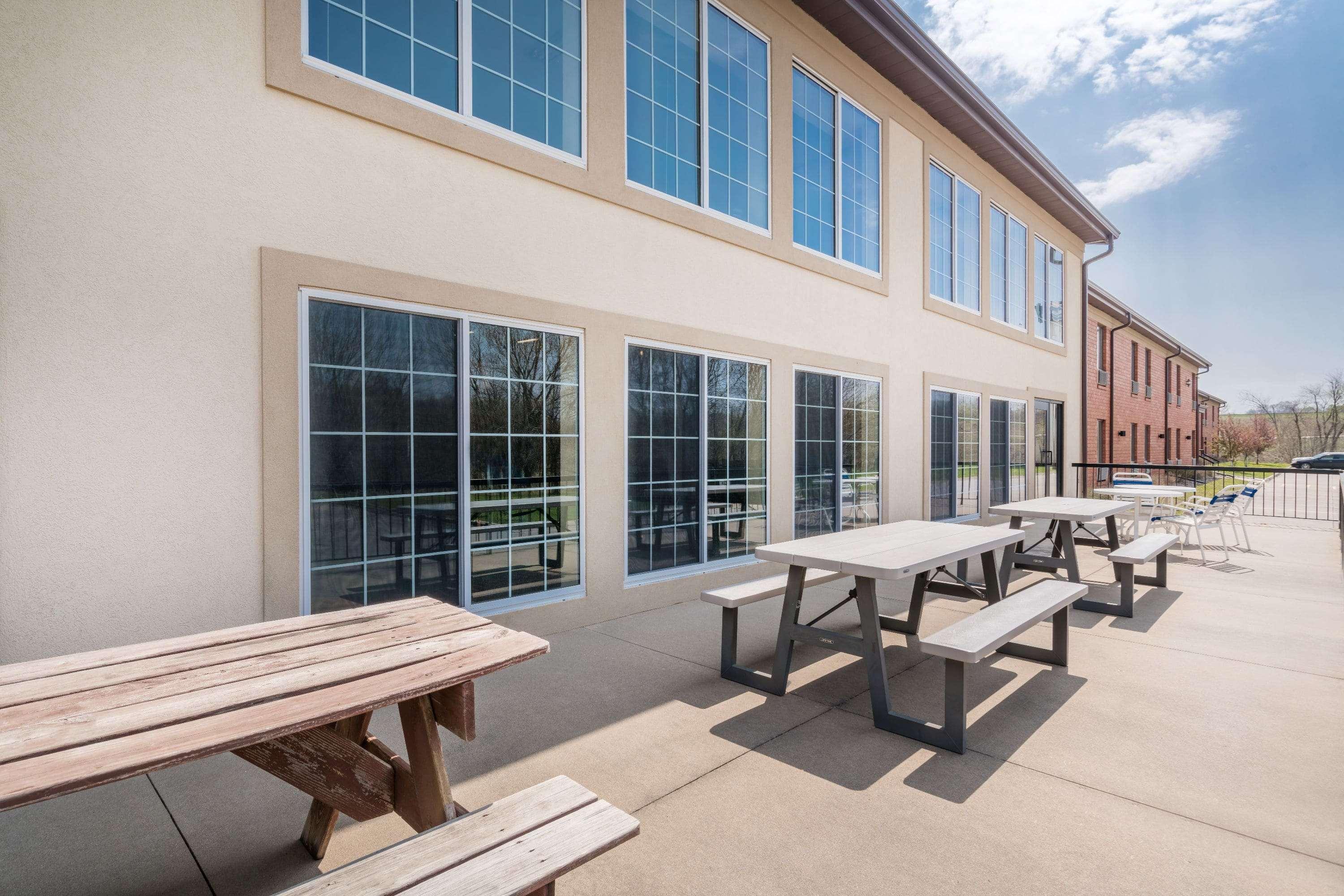 Urbandale Americinn By Wyndham Johnston Des Moines מראה חיצוני תמונה